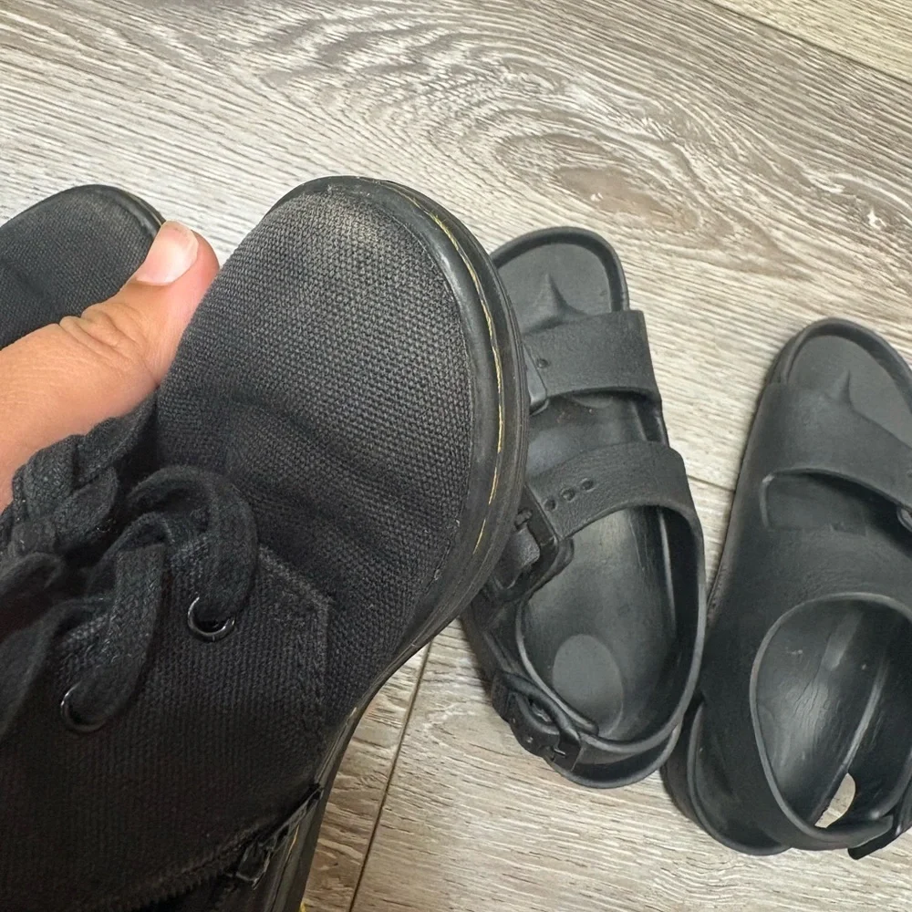 N/A both pairs